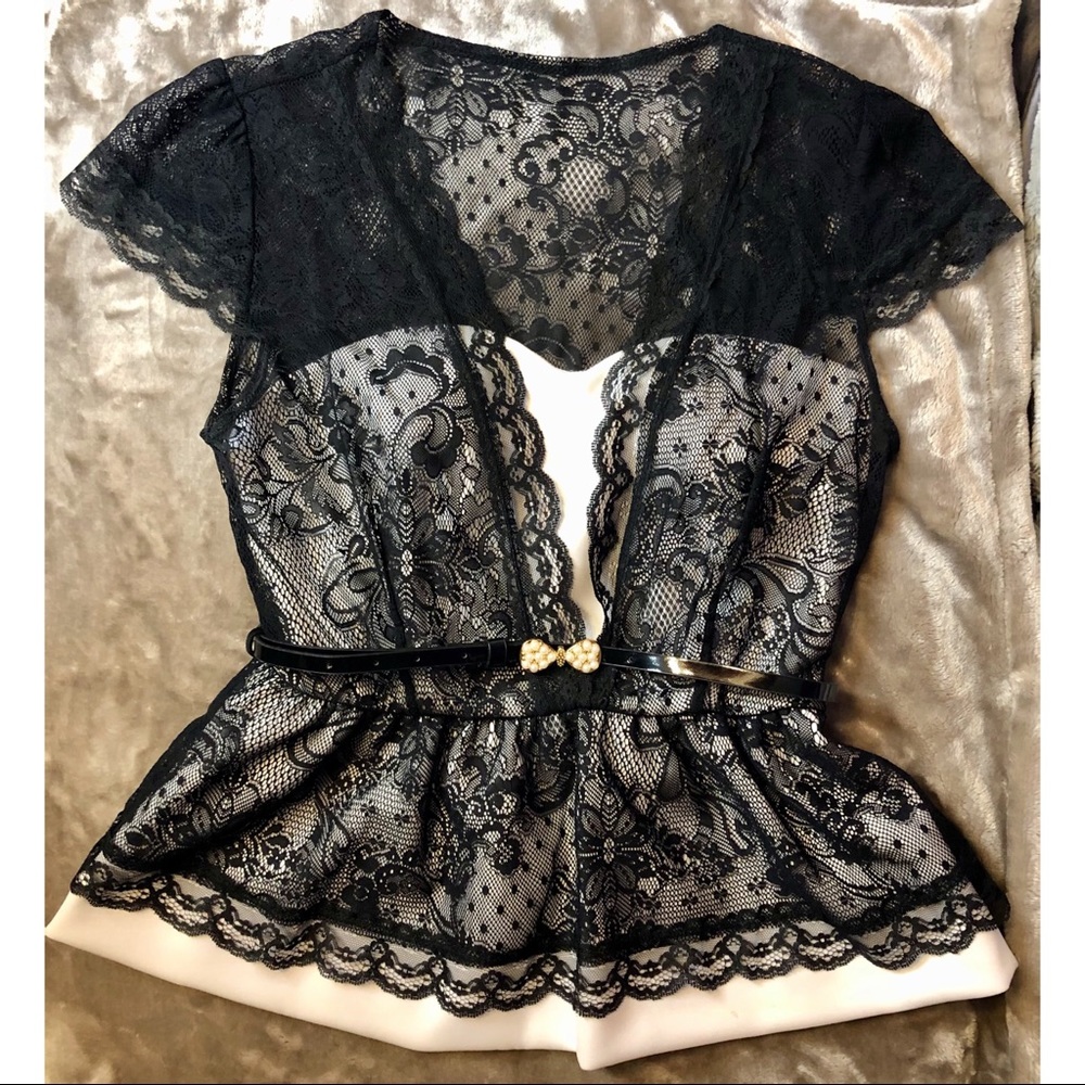 Fancy Lace strapless top with belt